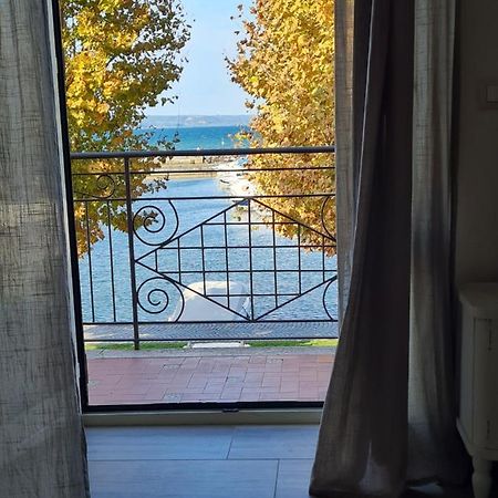 La Casetta Del Nonno Capodimonte Exteriör bild