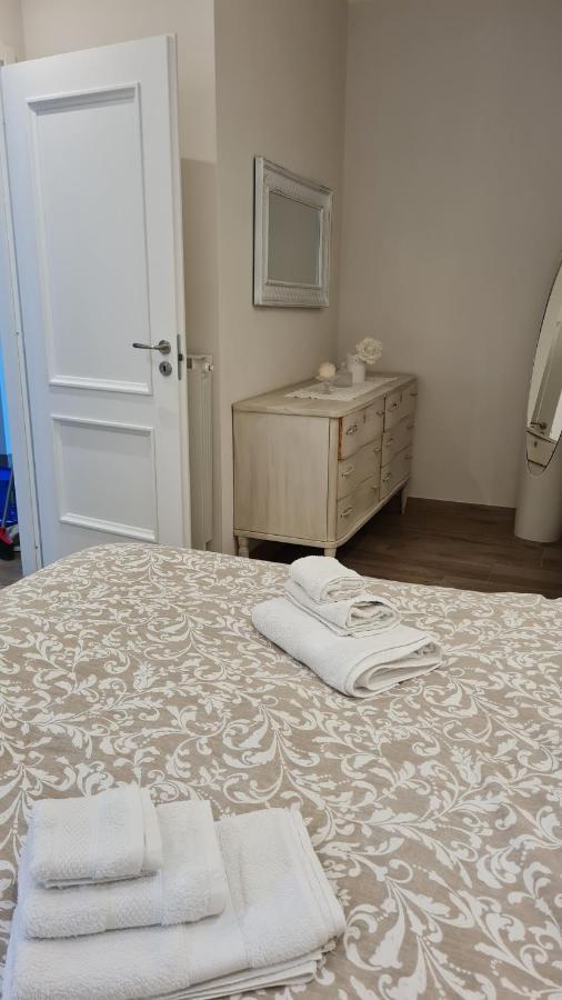 La Casetta Del Nonno Capodimonte Exteriör bild